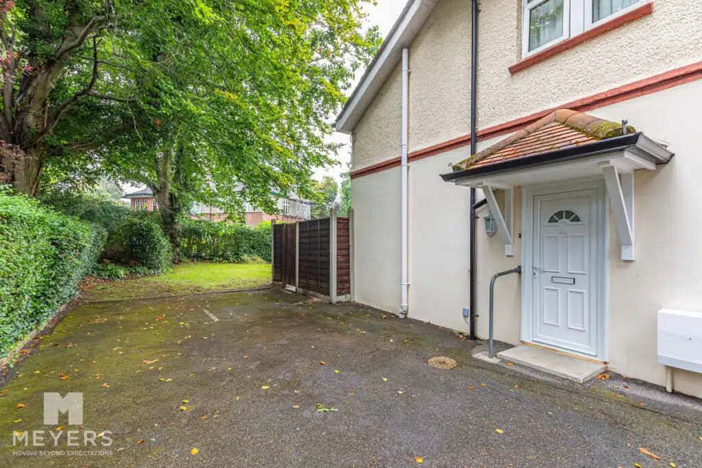 Flat Beechey Road in Bournemouth