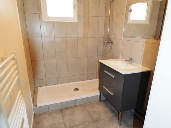 Flat Rue de l'Espoir in Villeurbanne