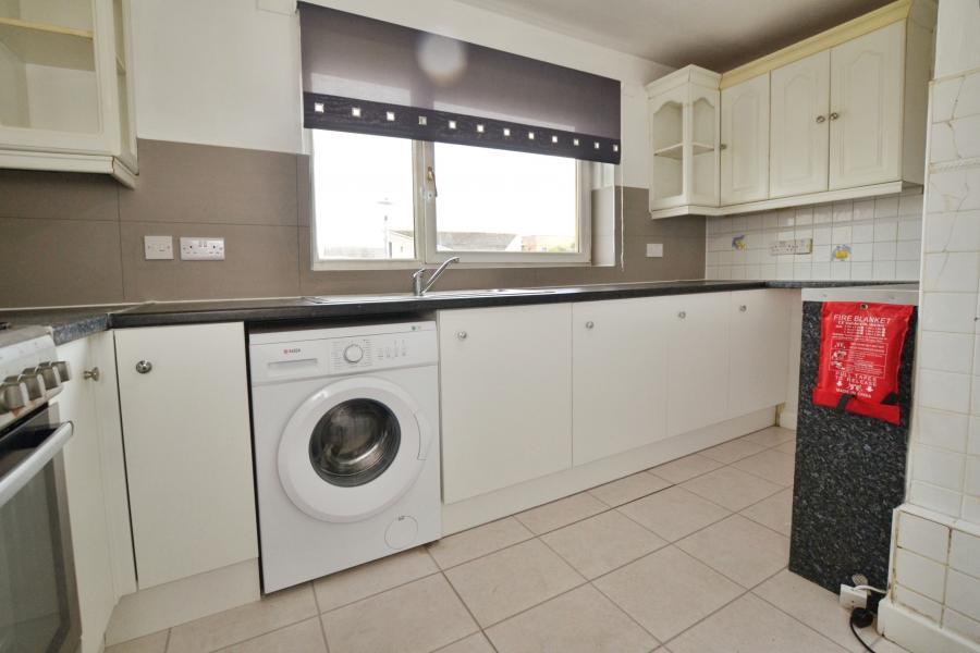 Flat Pennywell Medway in City of Edinburgh