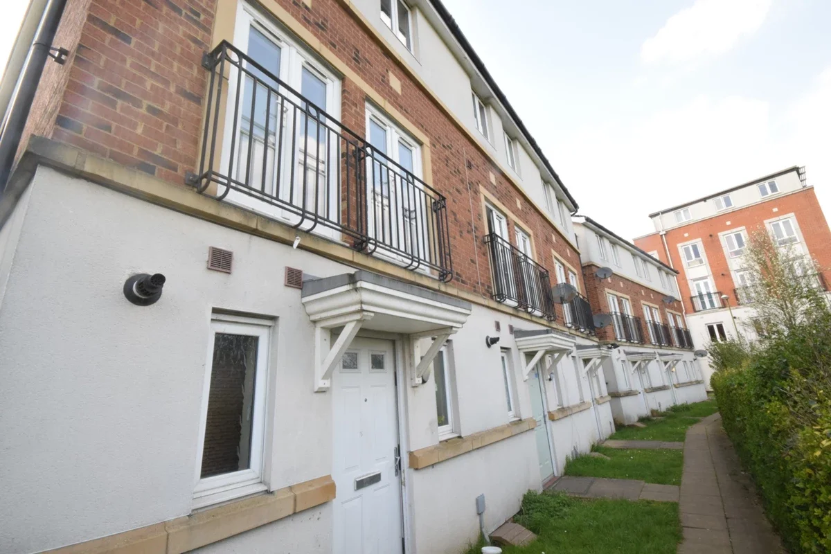 House Mosquito Way in Welwyn Hatfield