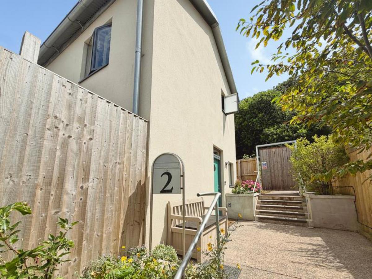 House Tufton Avenue in Bristol
