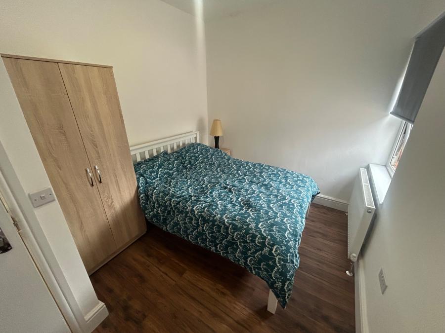 Room Bramble Court in East Staffordshire