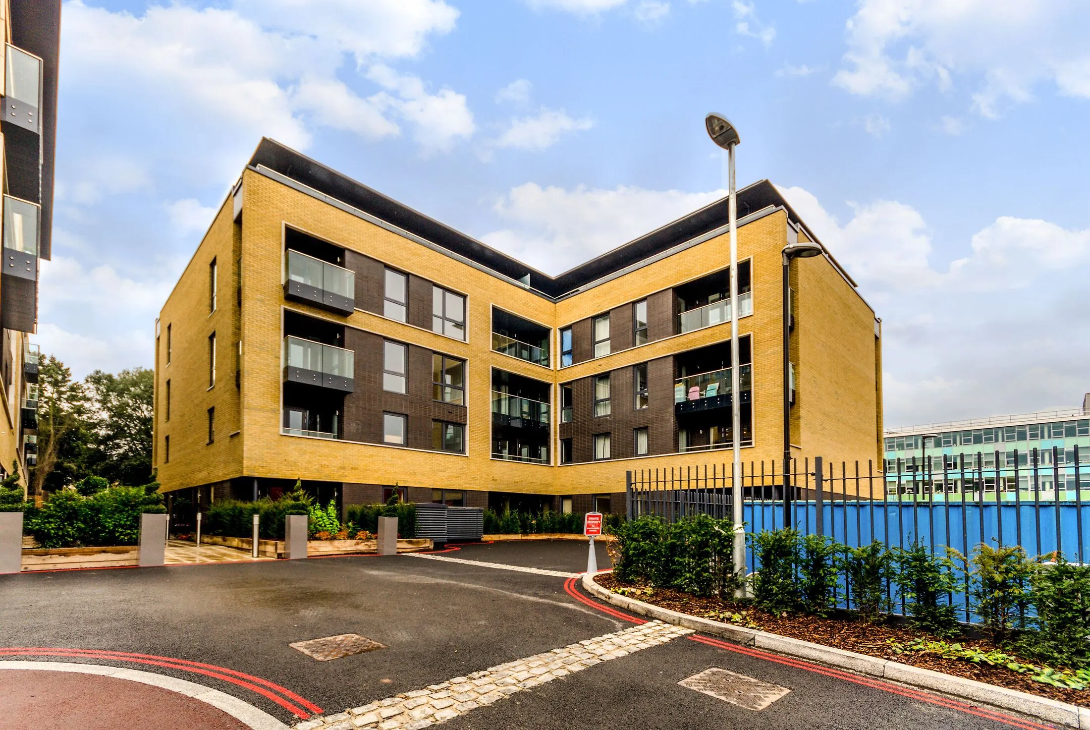 Flat Hayward Gardens in Greater London