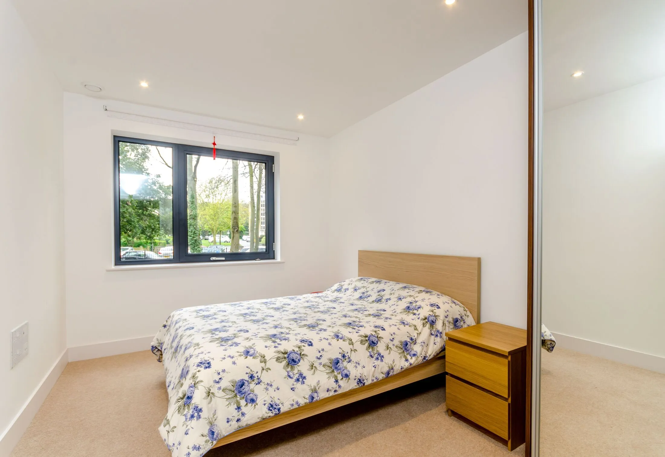 Flat Hayward Gardens in Greater London