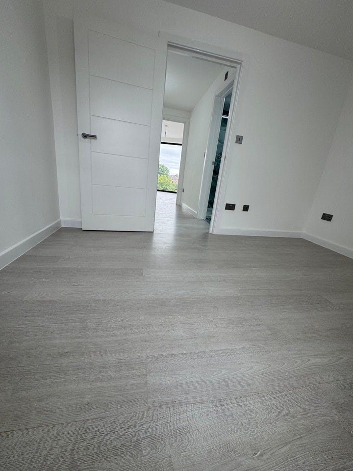 Flat Staines Road in Greater London