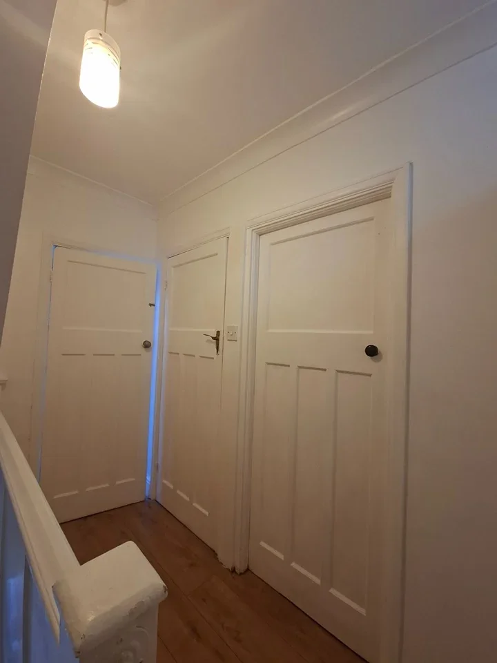 House Rosslyn Avenue in Greater London