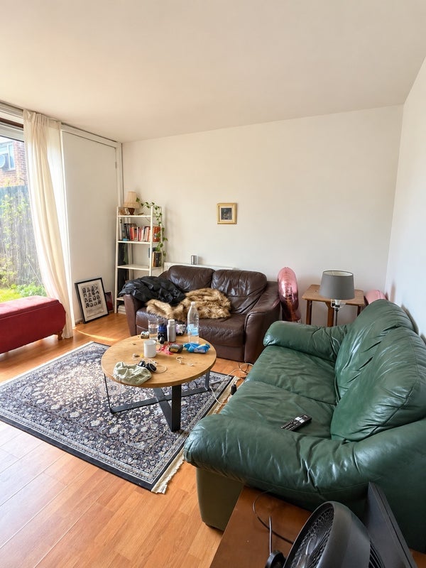 Room Warwickshire Path in Greater London