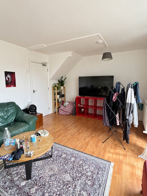 Room Warwickshire Path in Greater London