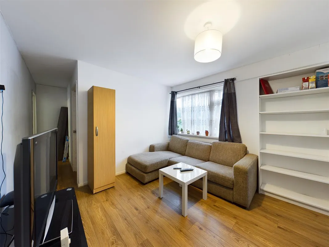Flat Selsfield Drive in Brighton