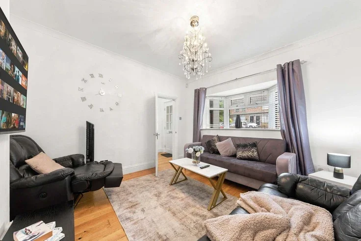 House Crescent Road in Brentwood