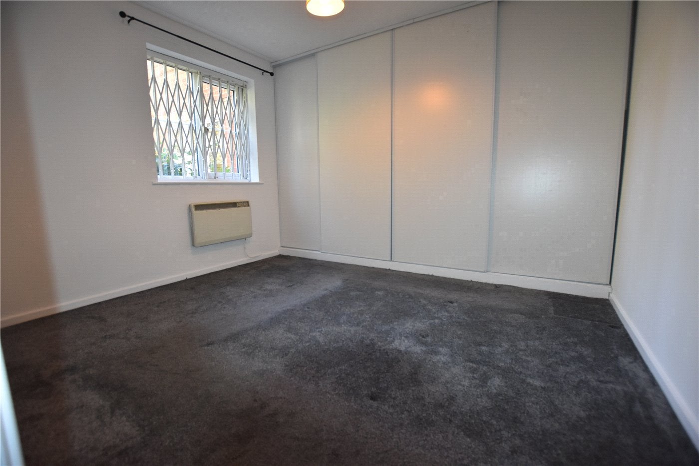 Flat Rotherhithe New Road in Greater London