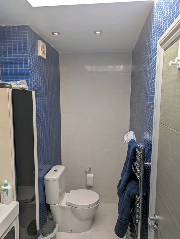 Room Hawtrey Road in Greater London