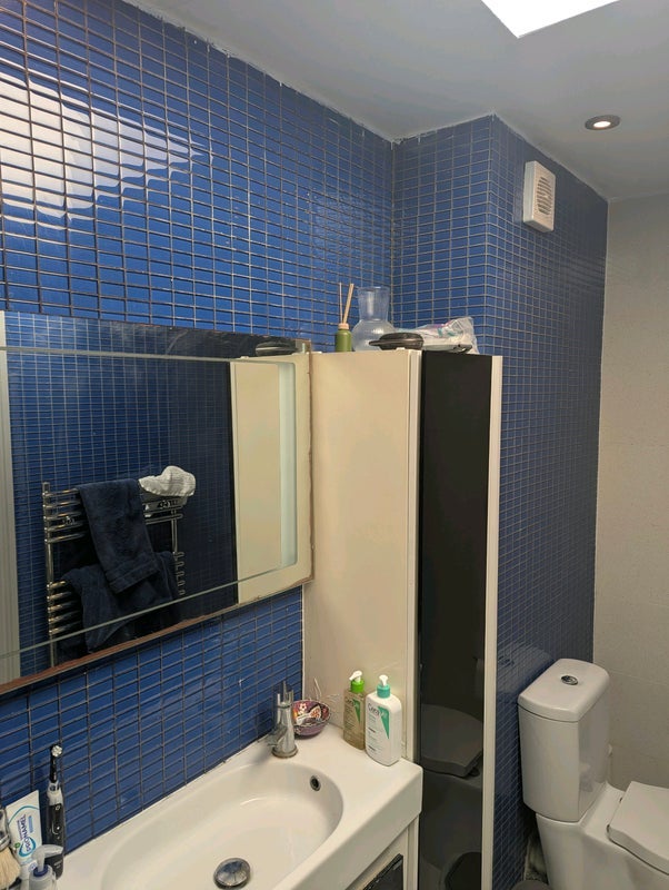 Room Hawtrey Road in Greater London