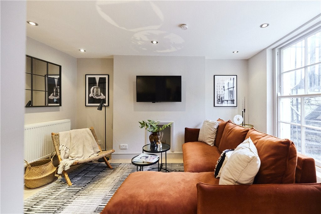 Flat Amwell Street in Greater London