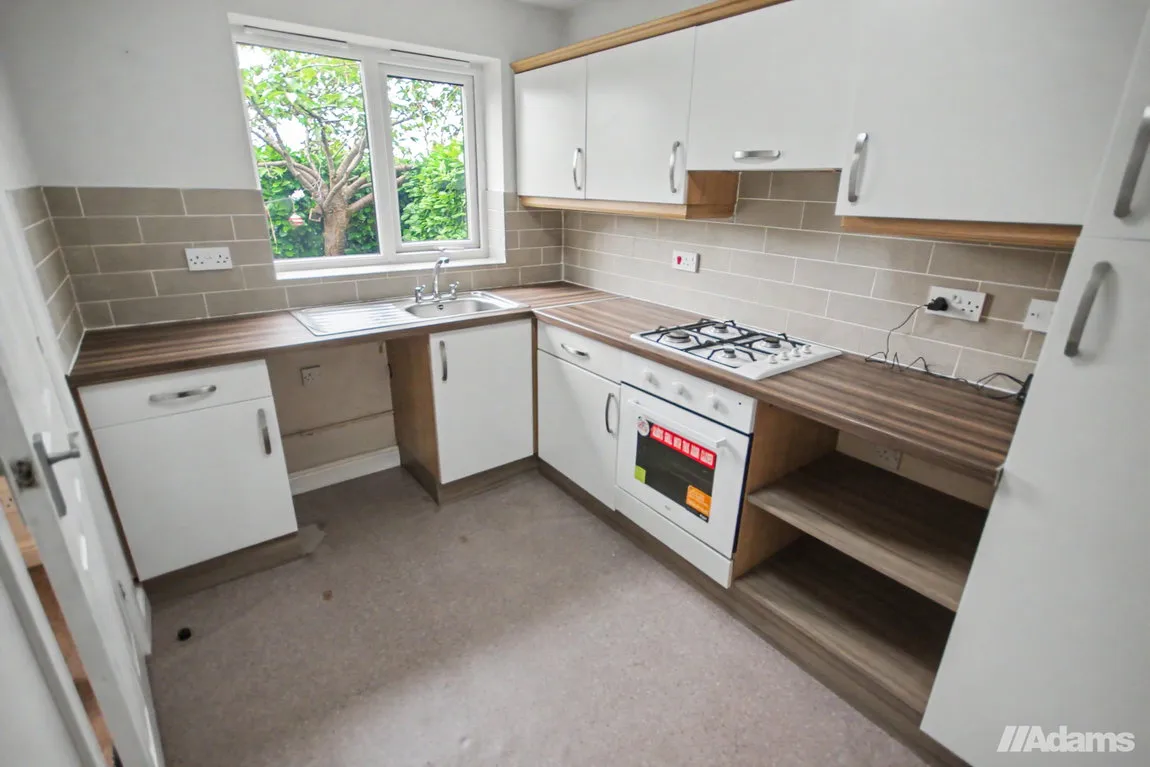 Flat Stenhills Crescent in Runcorn