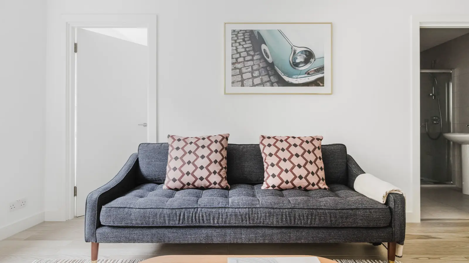 Flat Conway Street in Greater London