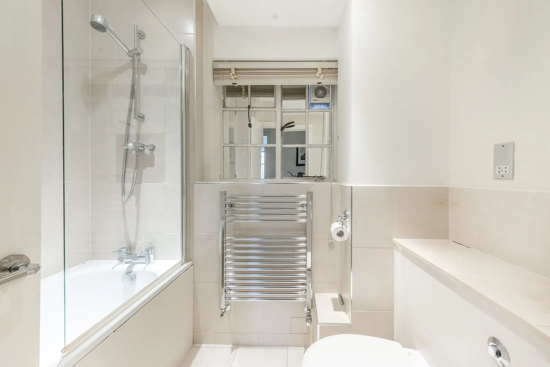 Flat Fulham Road in Greater London