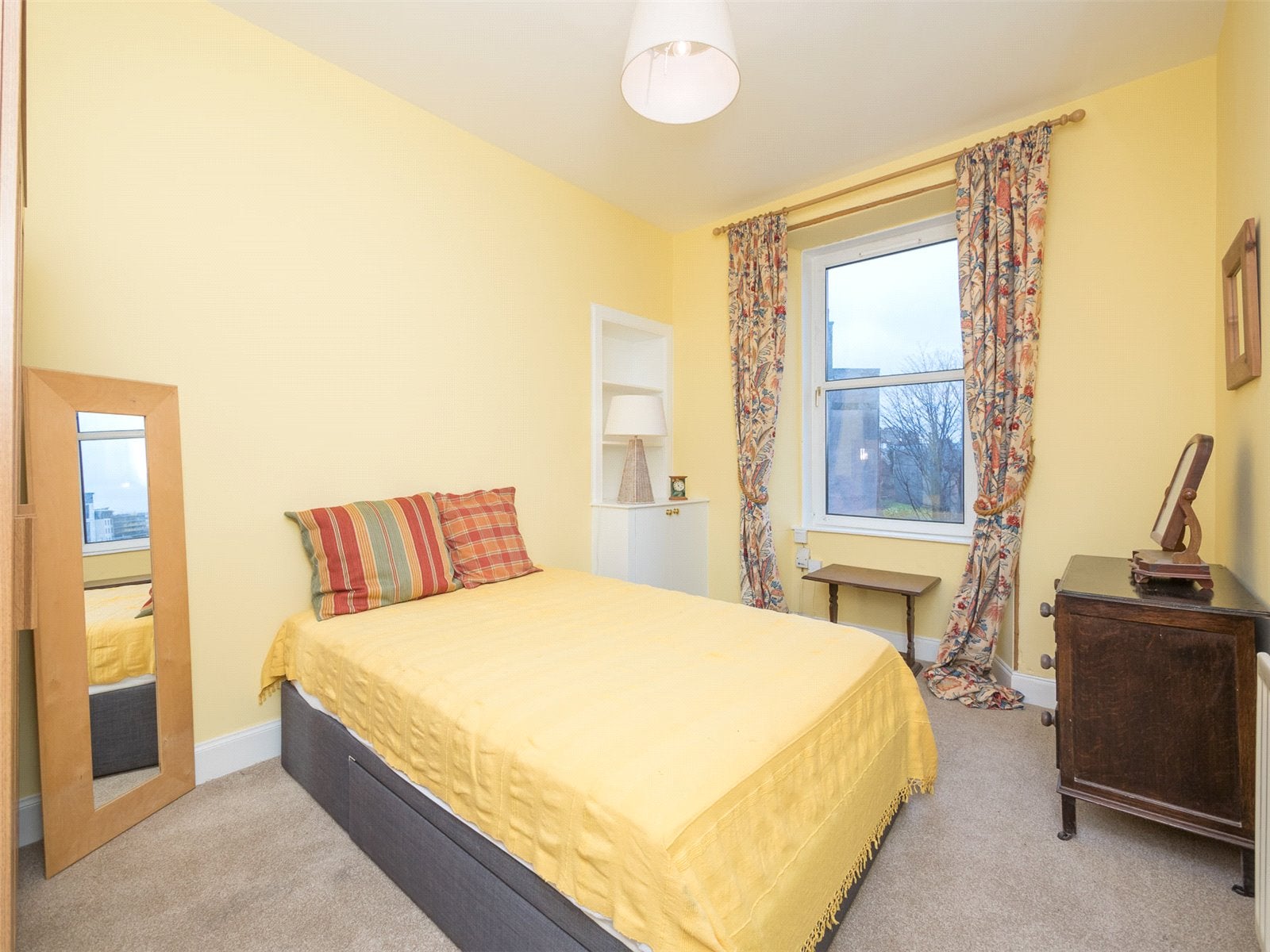 Flat Hawthornvale in City of Edinburgh