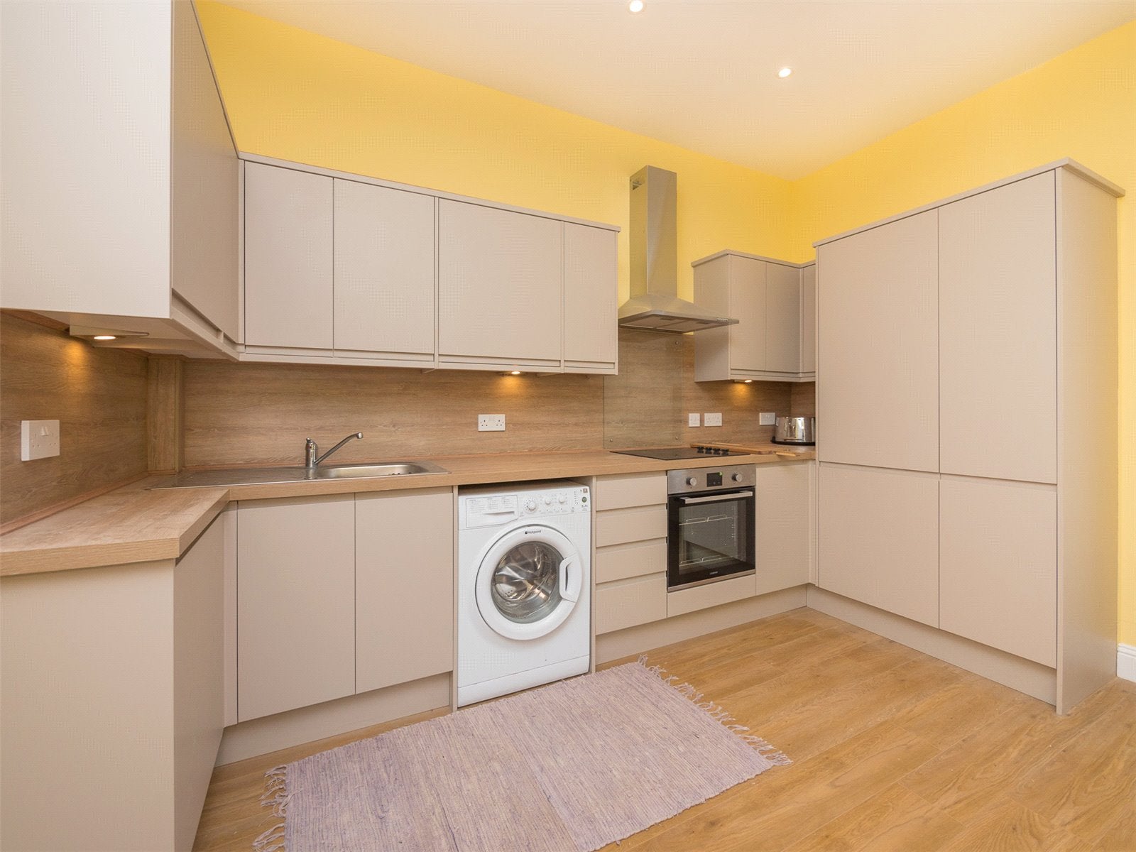 Flat Hawthornvale in City of Edinburgh