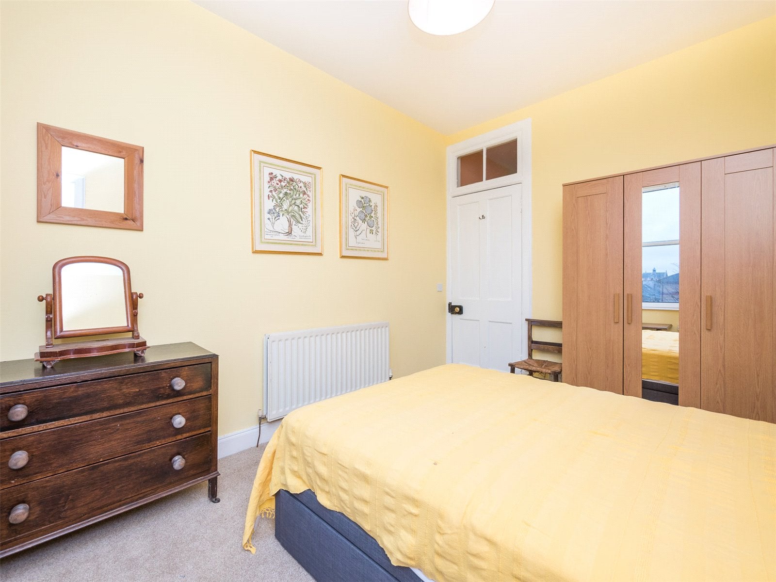 Flat Annfield Street in City of Edinburgh