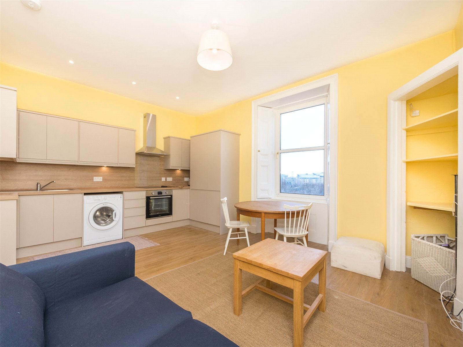 Flat Hawthornvale in City of Edinburgh