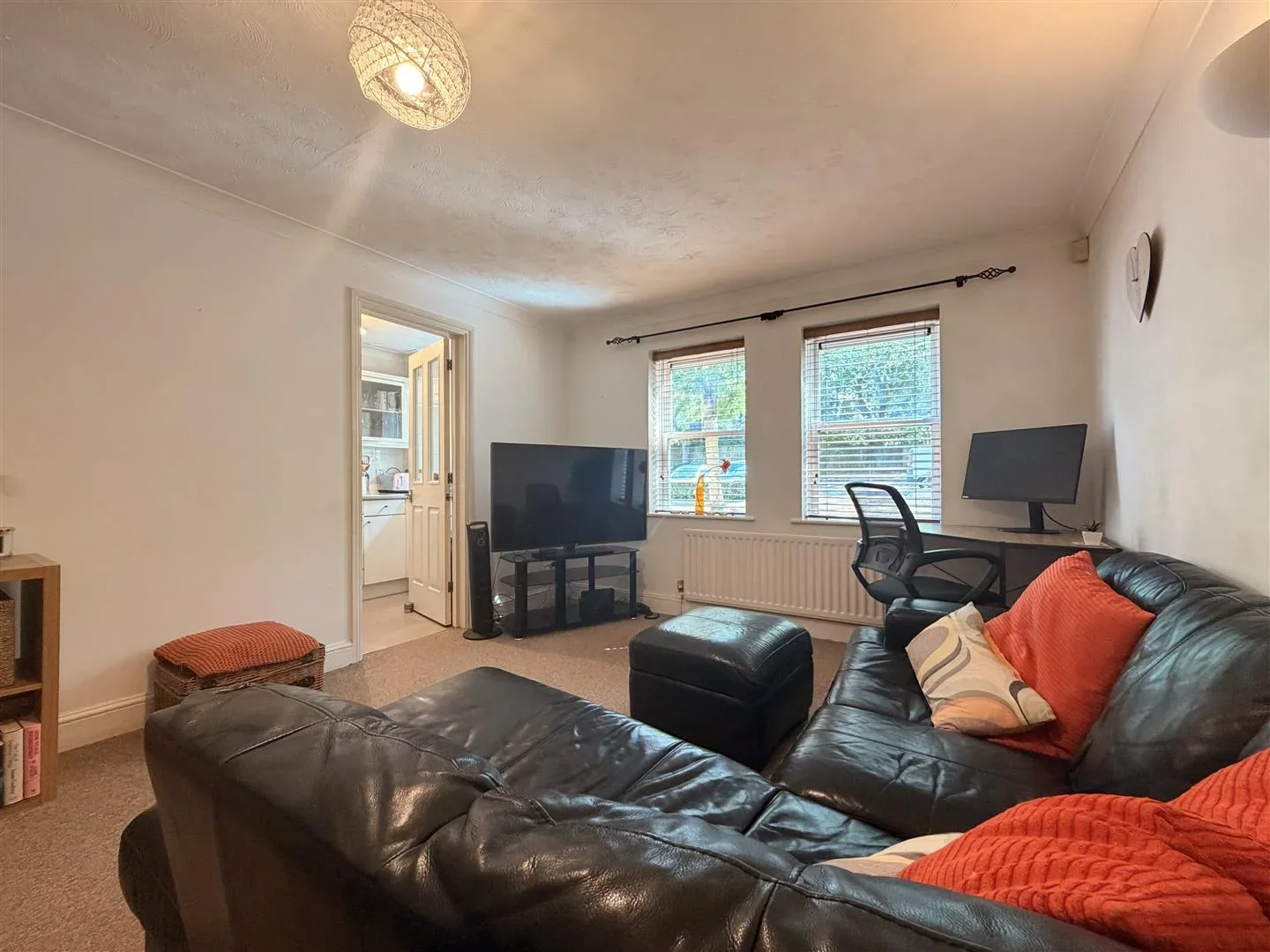 Flat Devonshire Avenue in Greater London