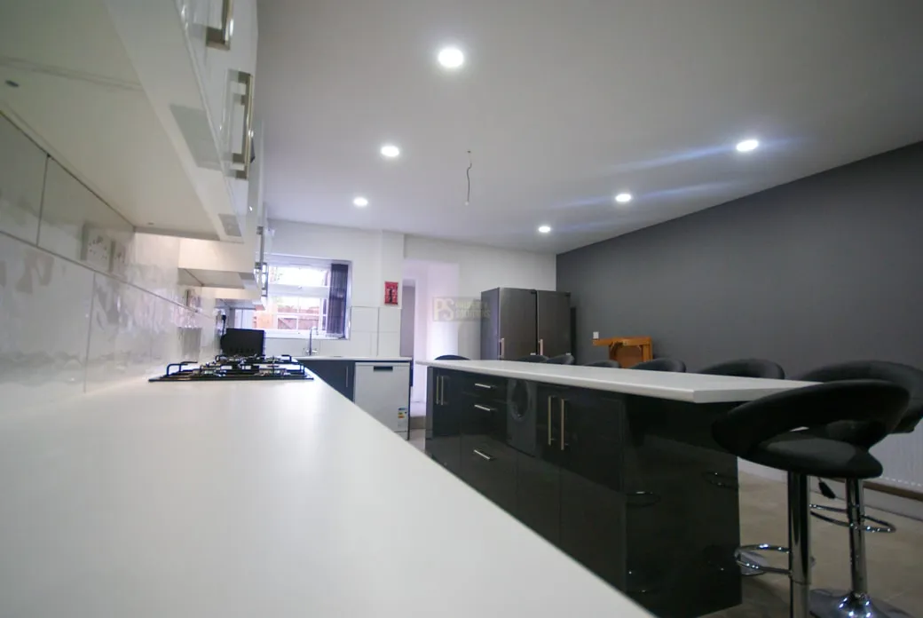 Flat Raddlebarn Road in Birmingham
