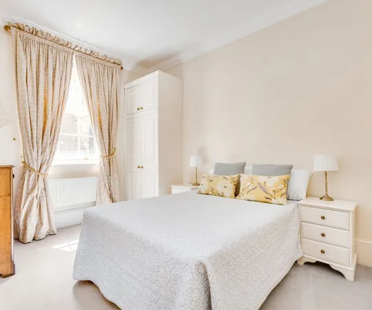 Flat Gloucester Street in City of Westminster