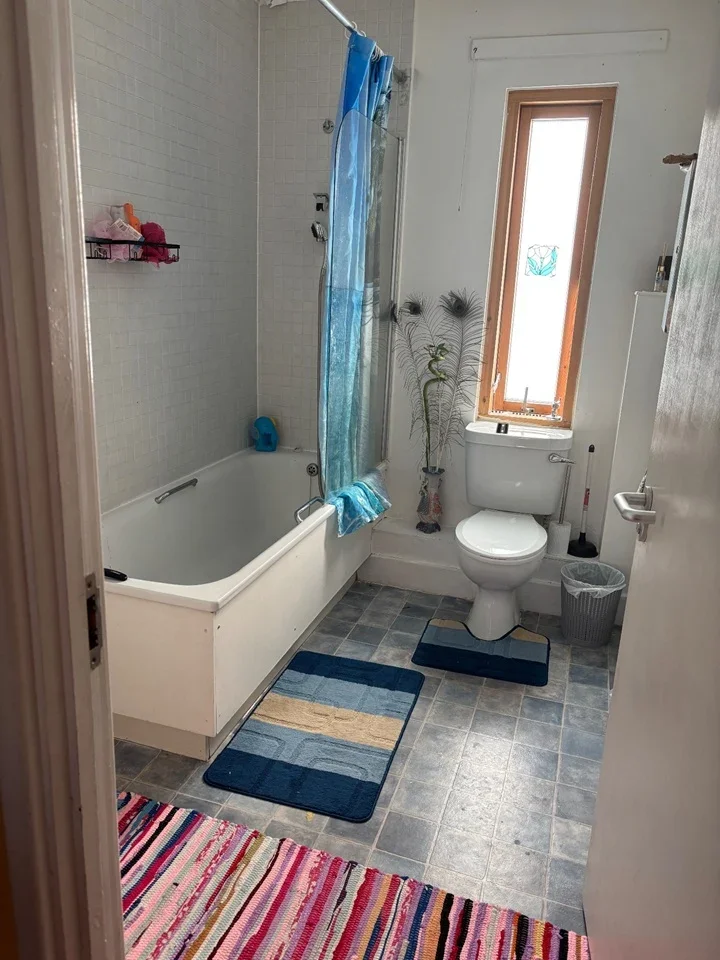 Room Bennett Road in Greater London