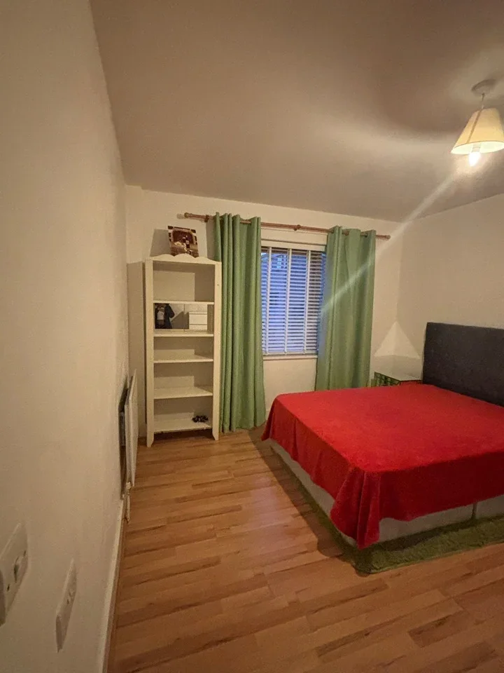 Room Bennett Road in Greater London