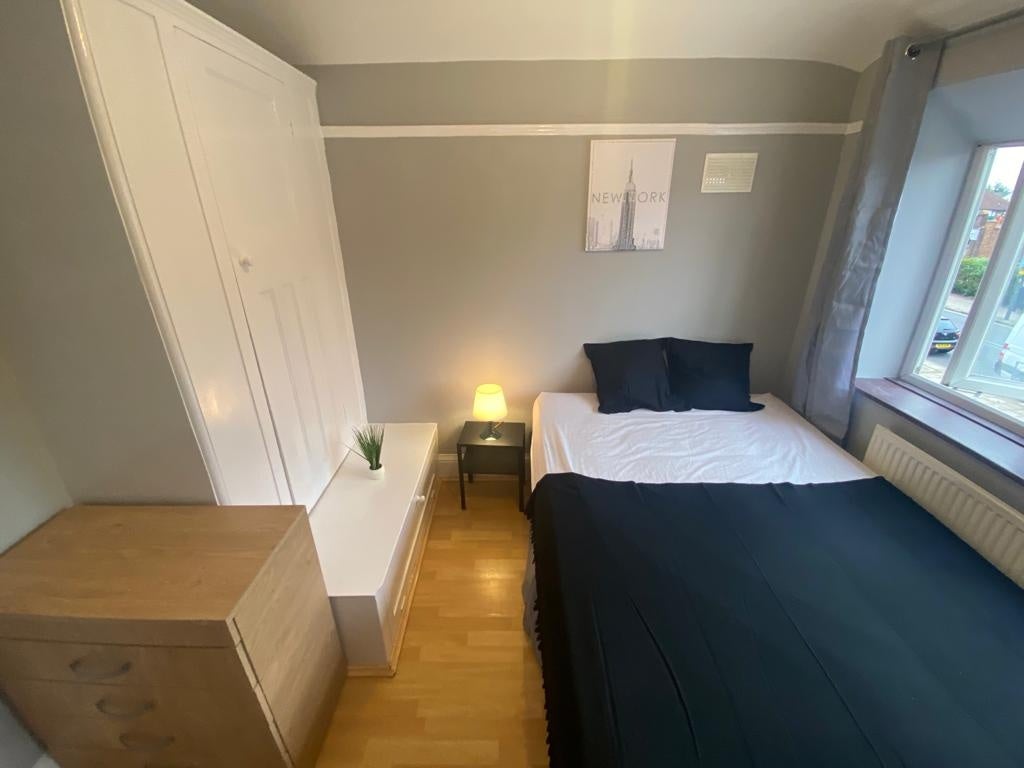 Room East Lane in Greater London