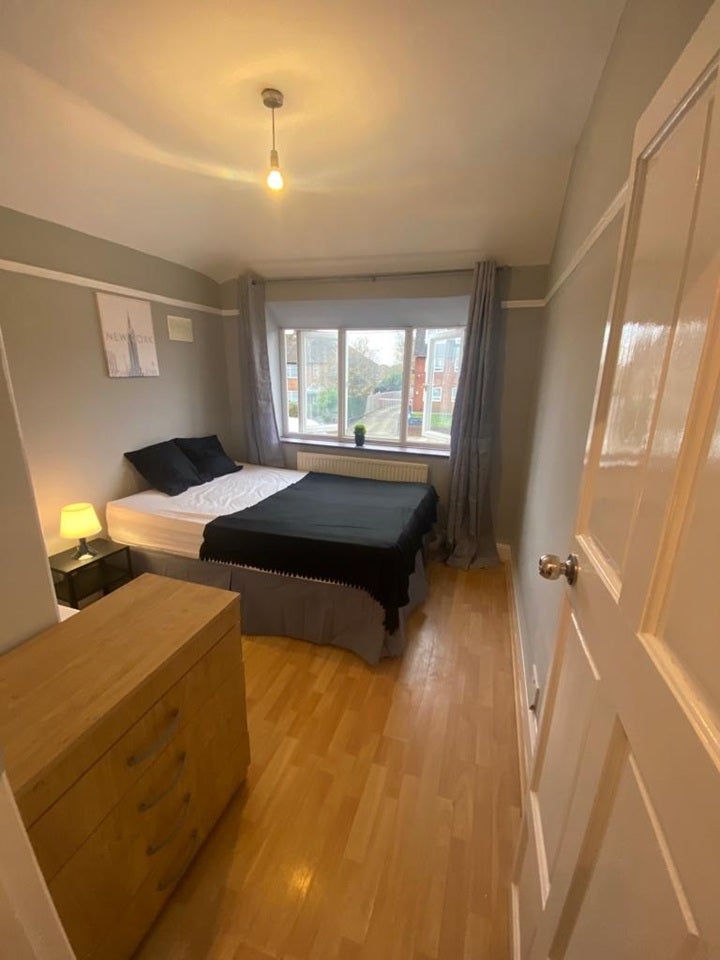 Room East Lane in Greater London