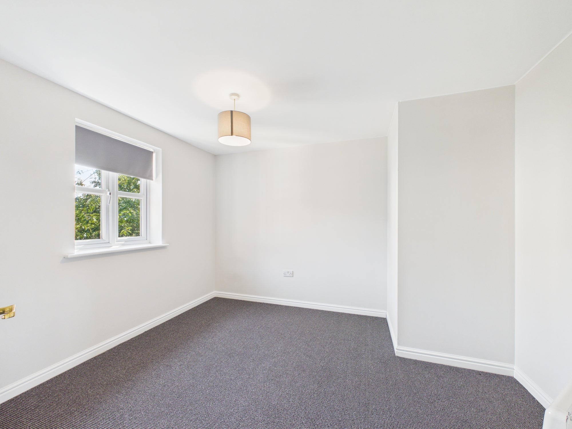 Flat Persimmon Gardens in Cheltenham