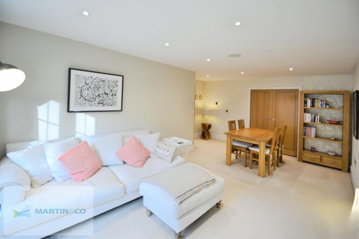 Flat Long Catlis Road in Rainham