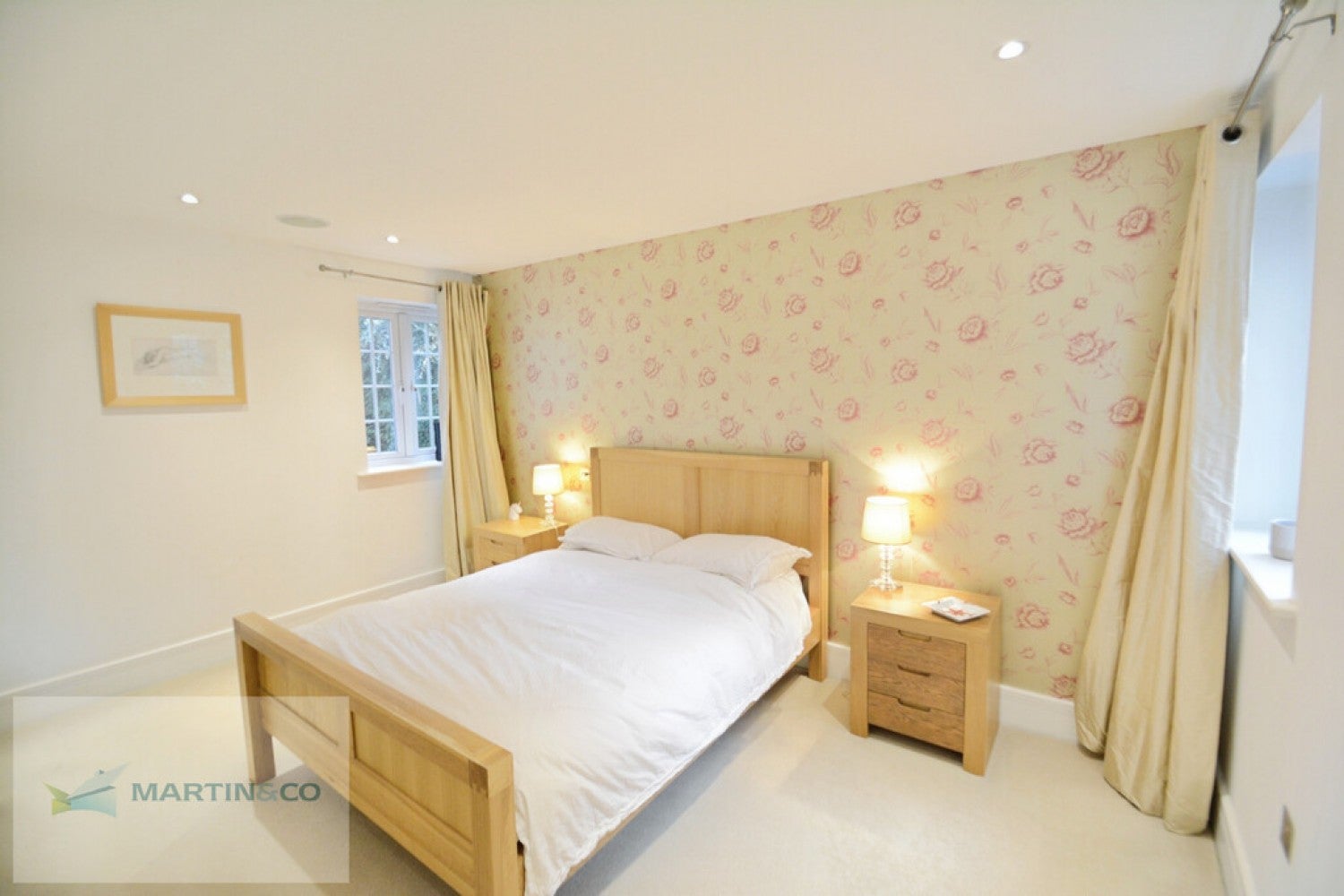 Flat Long Catlis Road in Rainham