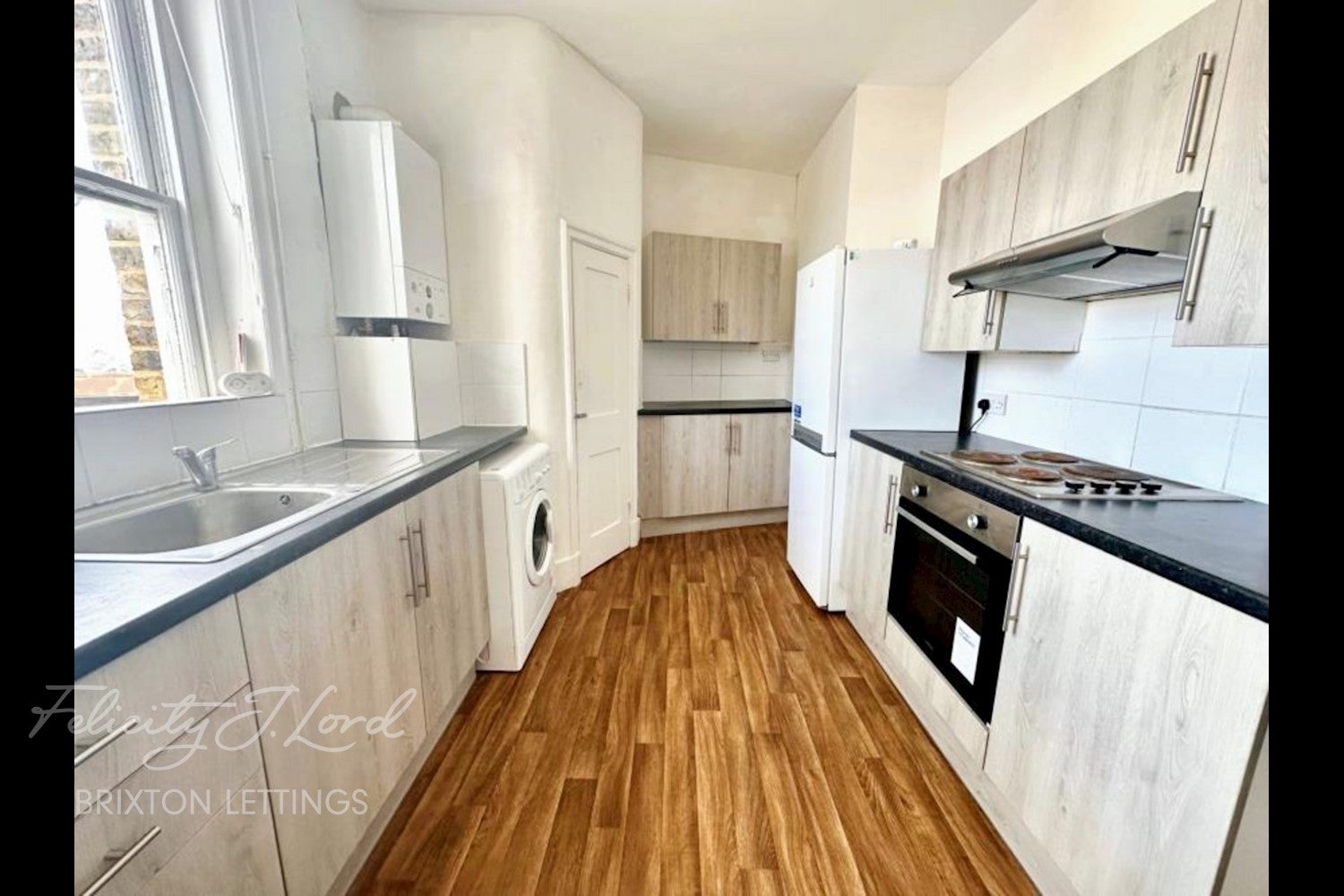Flat Electric Avenue in Greater London