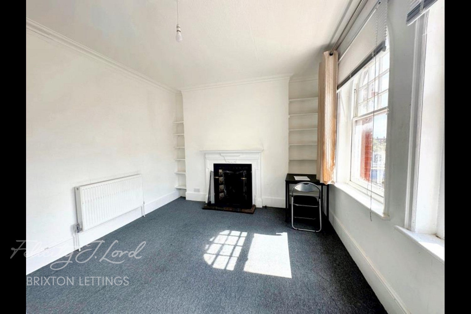 Flat Electric Avenue in Greater London