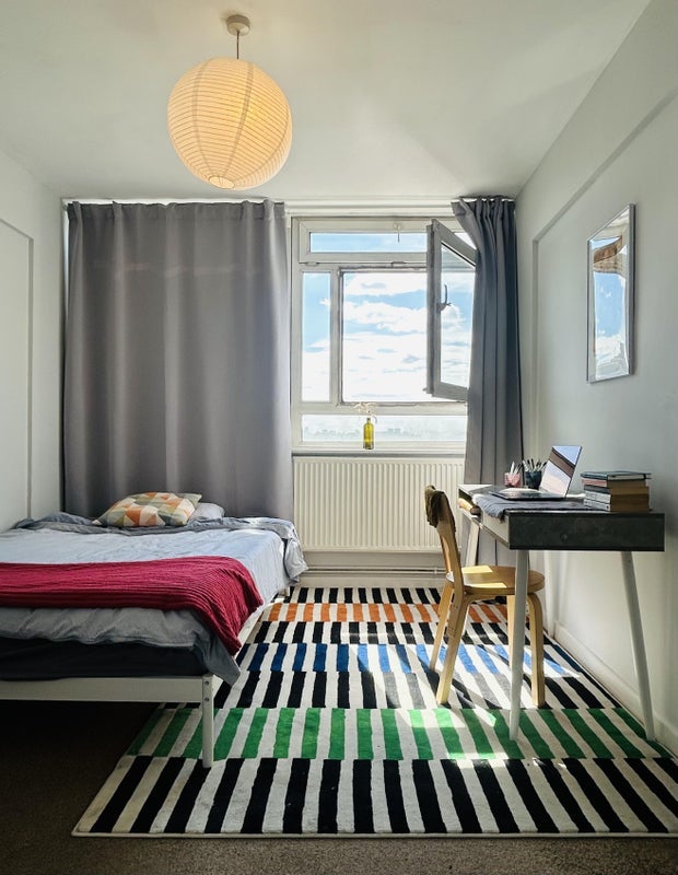 Flat Hoxton Street in Greater London