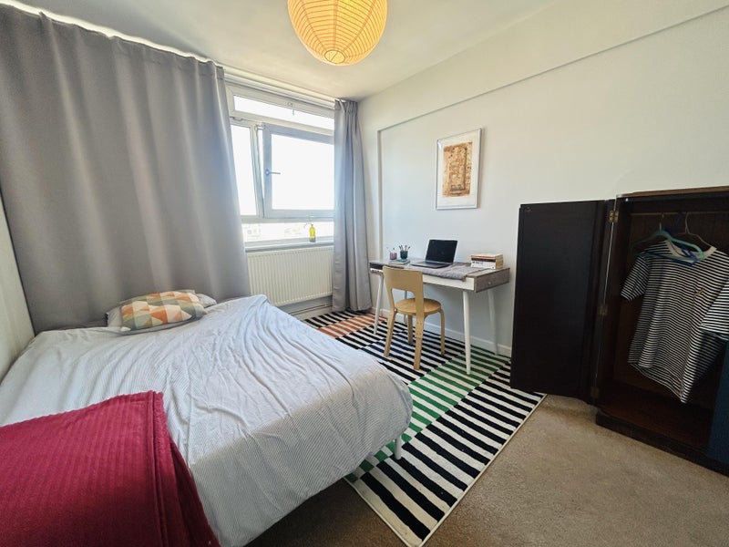 Flat Hoxton Street in Greater London