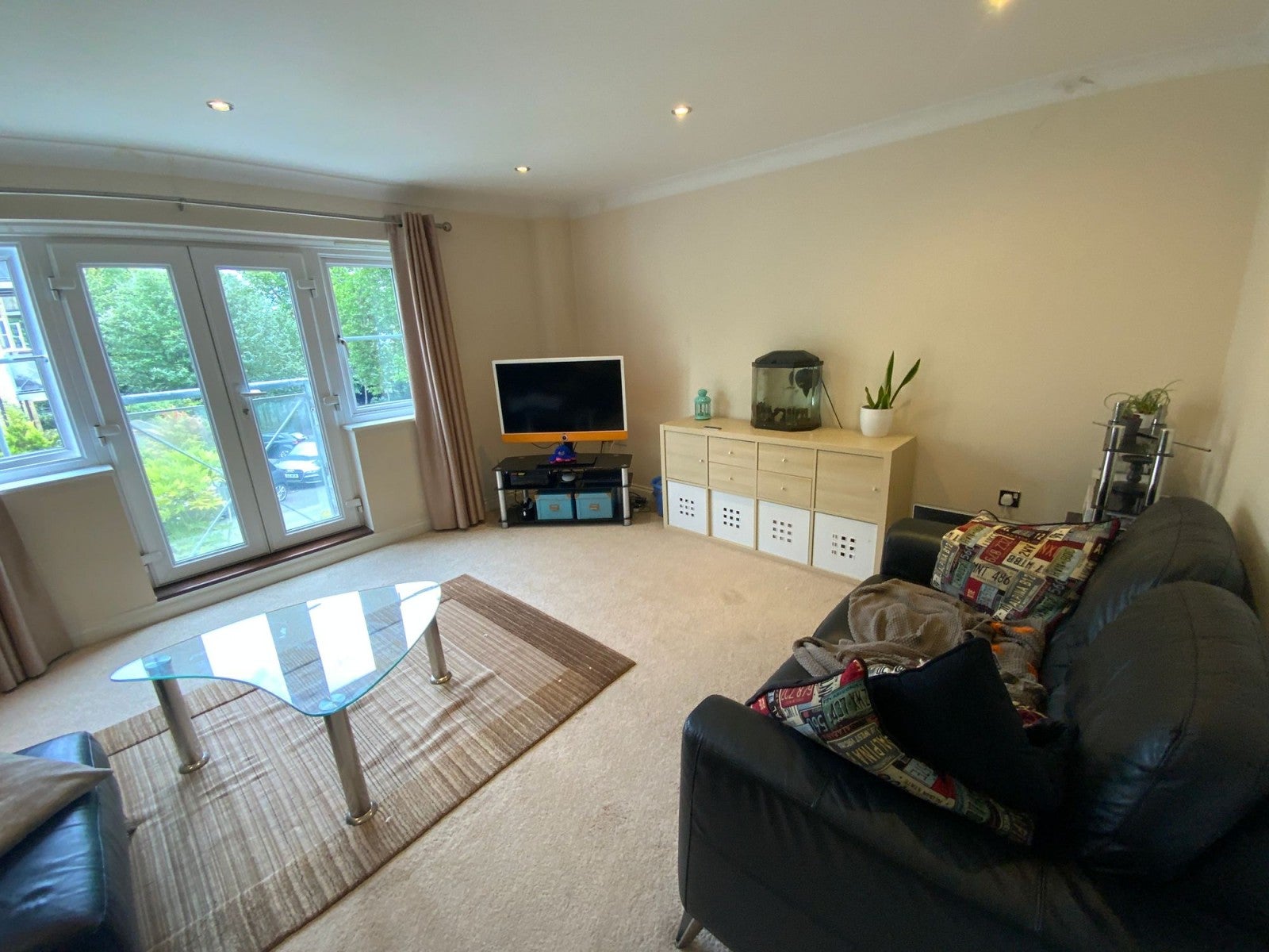 Room Coopers Rise in High Wycombe Community Board