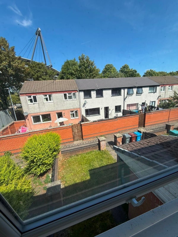 Room Aldershot Walk in Manchester