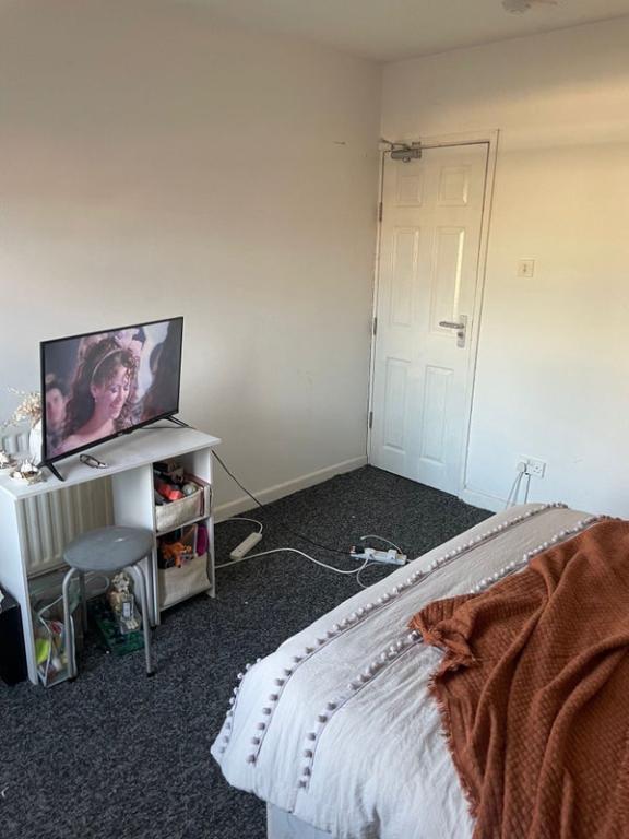 Room Foundry Lane in Southampton
