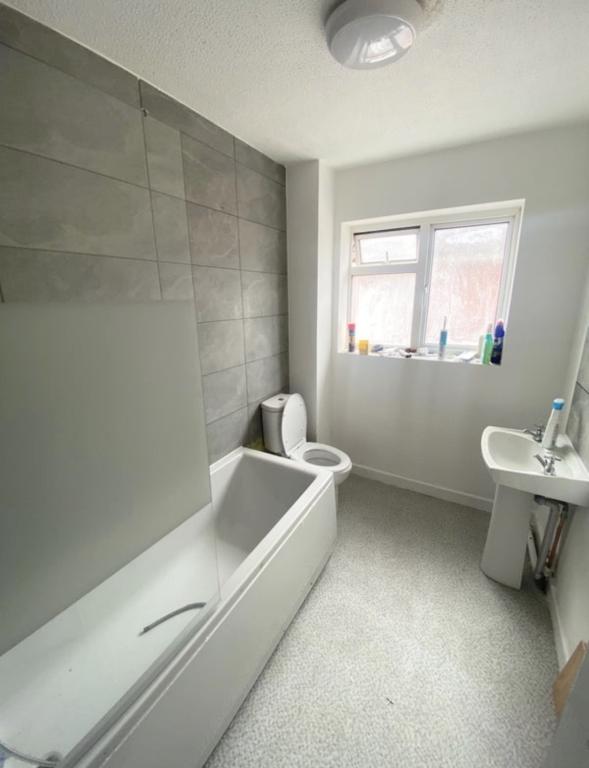 Room Foundry Lane in Southampton