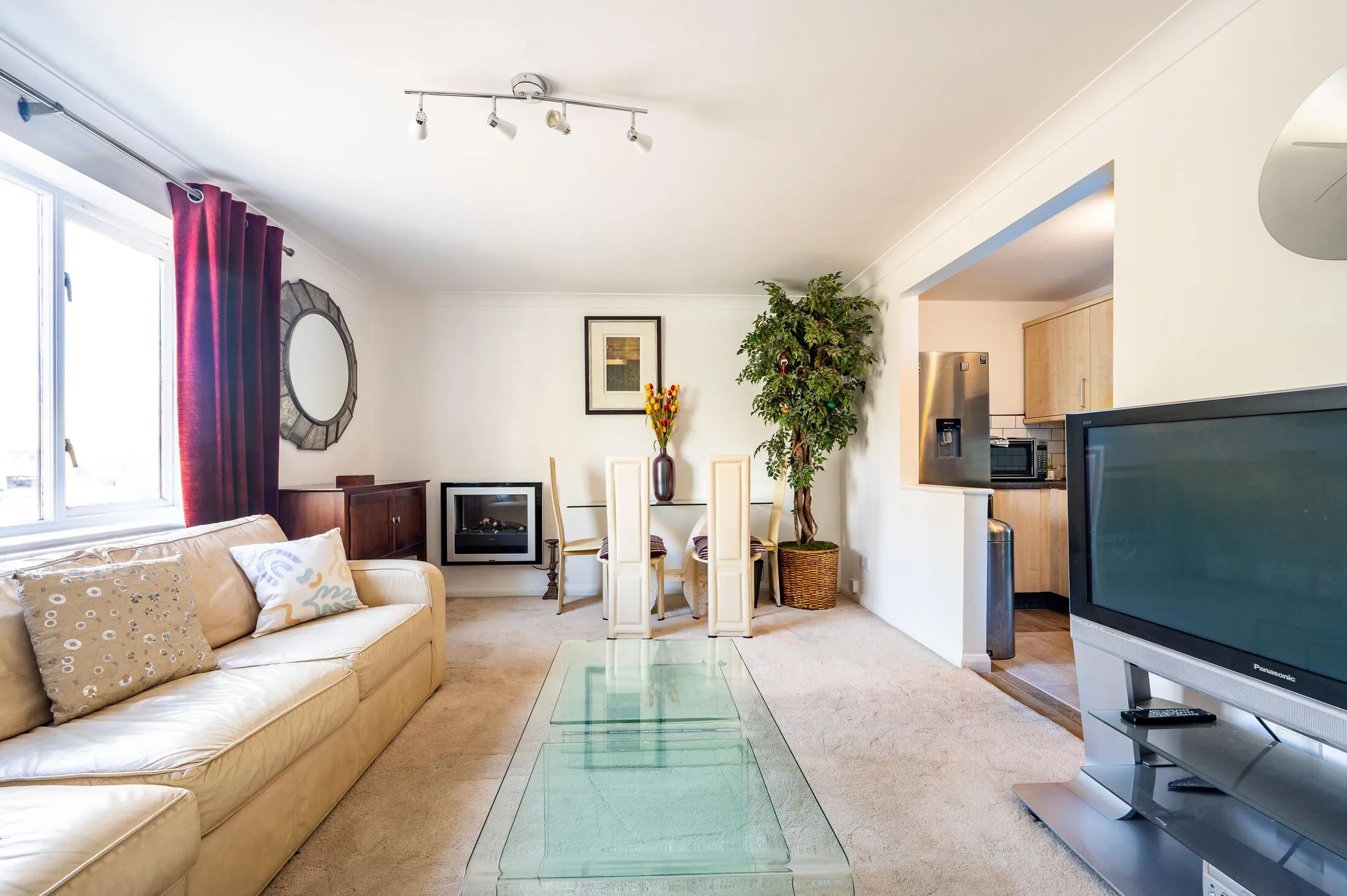 Flat Sopwith Way in Greater London