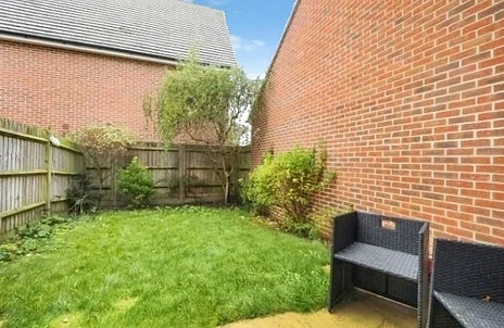 House Bullfinch Rise in Bracknell