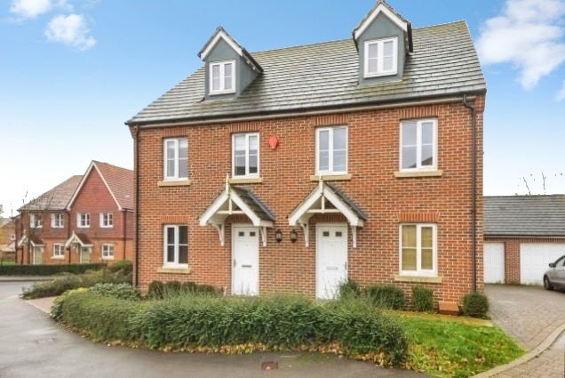 House Bullfinch Rise in Bracknell