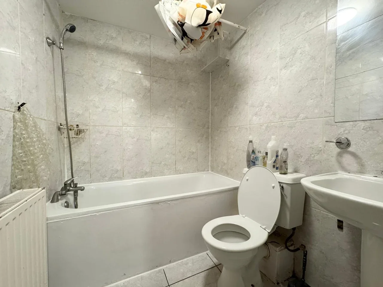 Flat Park Cottages in Greater London