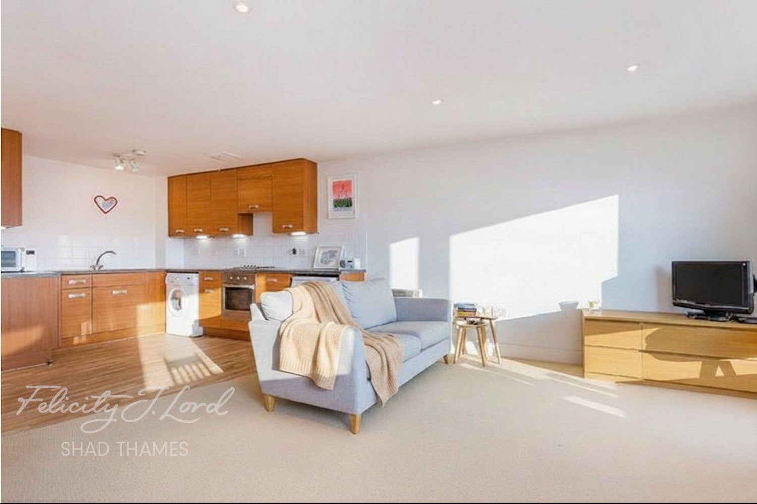 Flat Empire Square South in Greater London