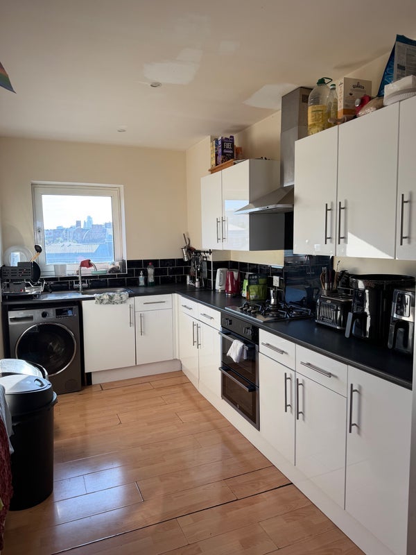 Room Wellspring Close in Greater London
