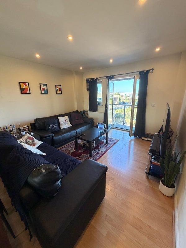 Room Wellspring Close in Greater London